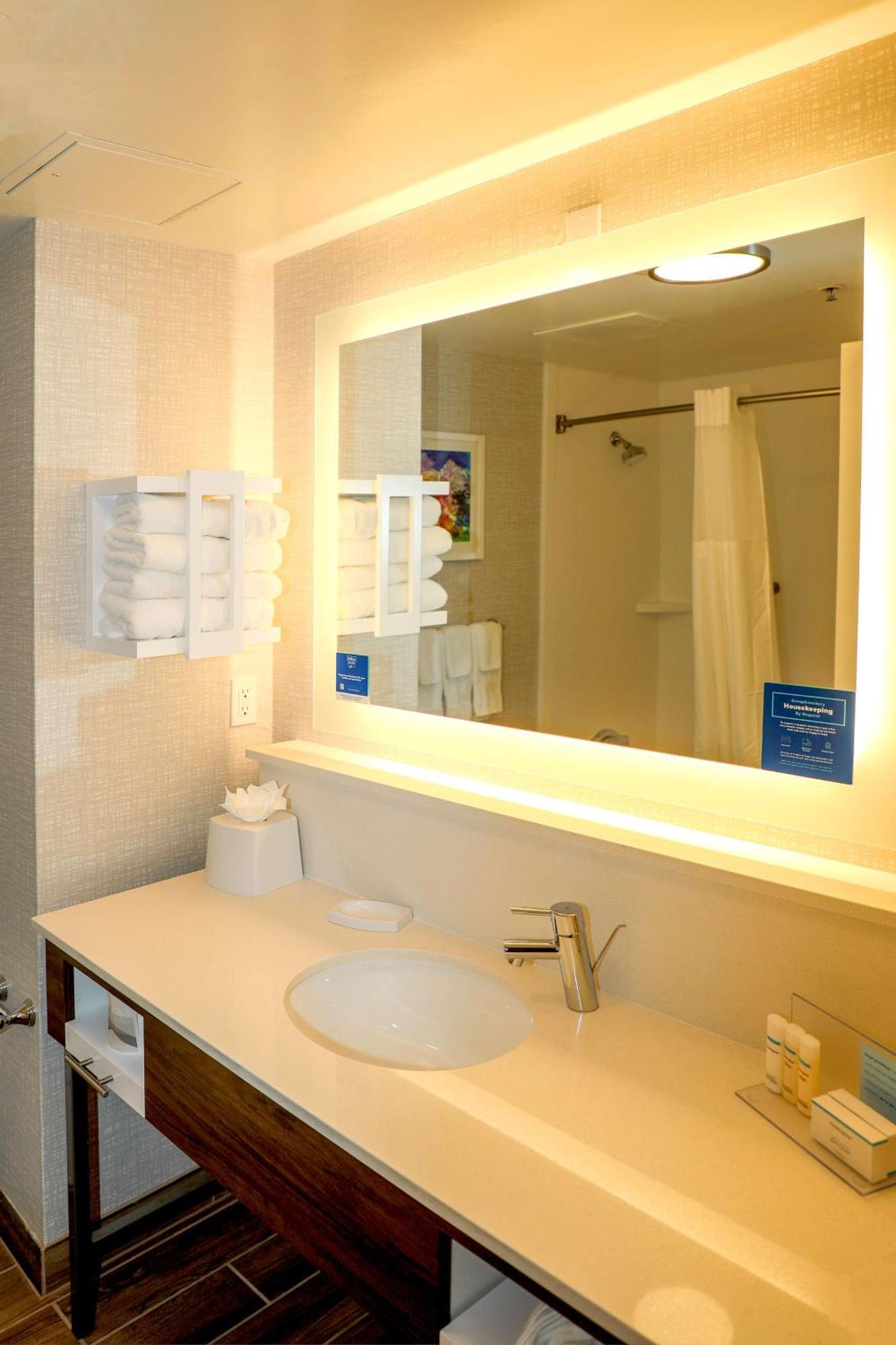 Hampton Inn Элленсберг Экстерьер фото