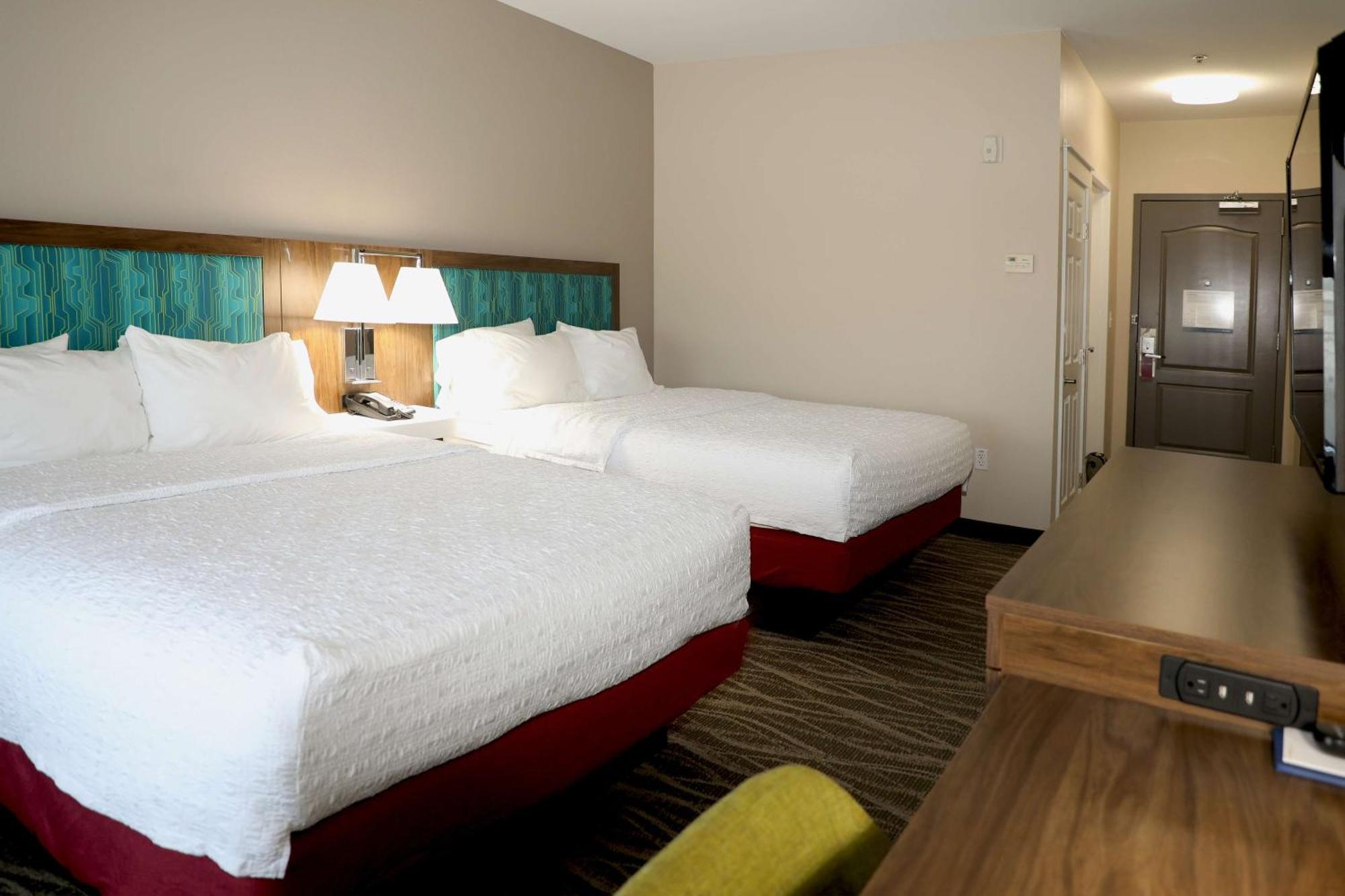 Hampton Inn Элленсберг Экстерьер фото
