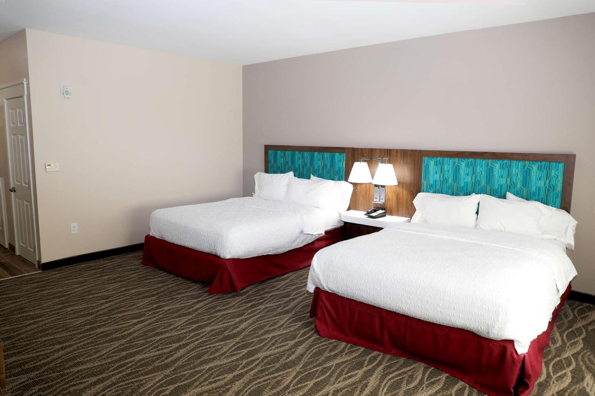 Hampton Inn Элленсберг Экстерьер фото