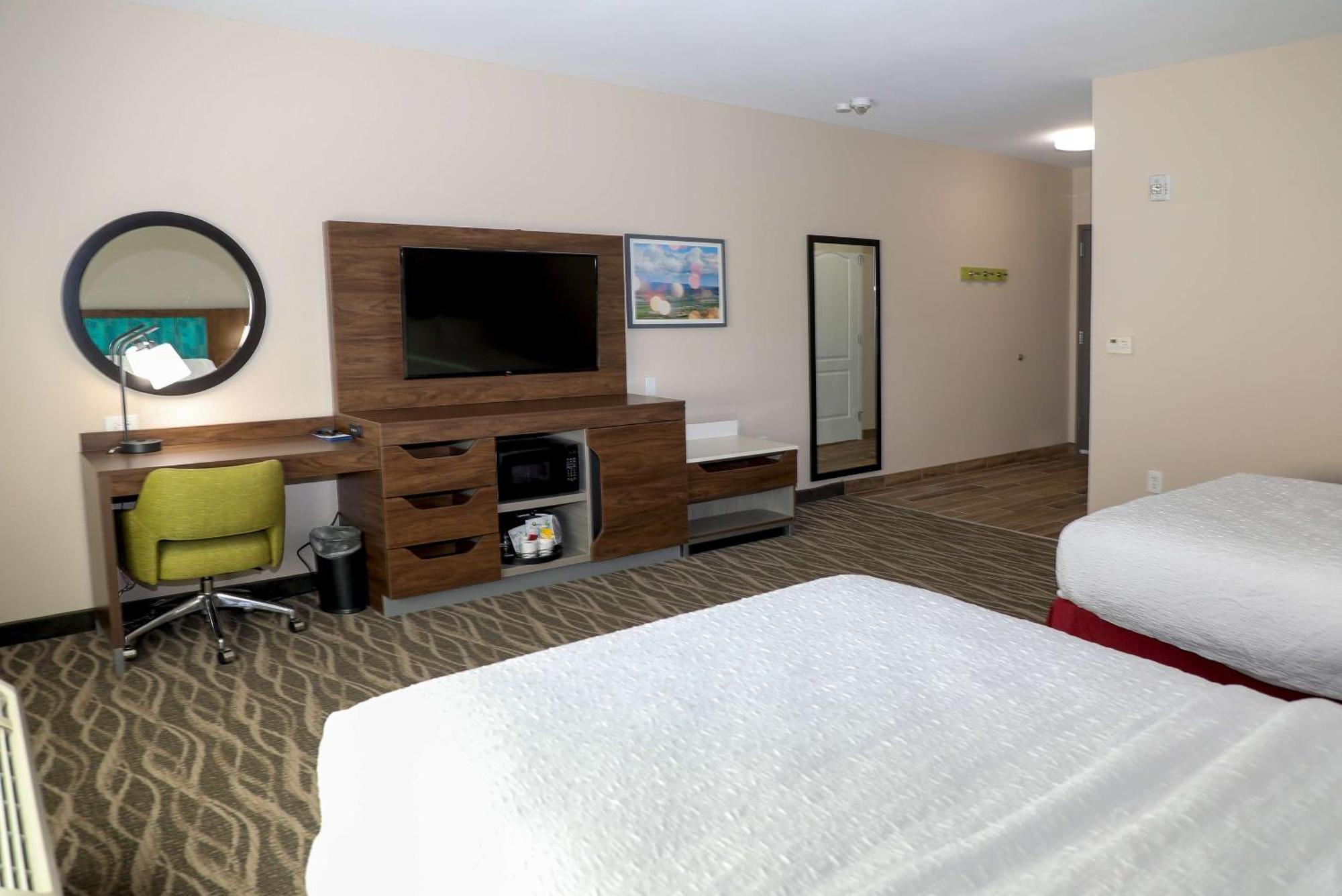 Hampton Inn Элленсберг Экстерьер фото