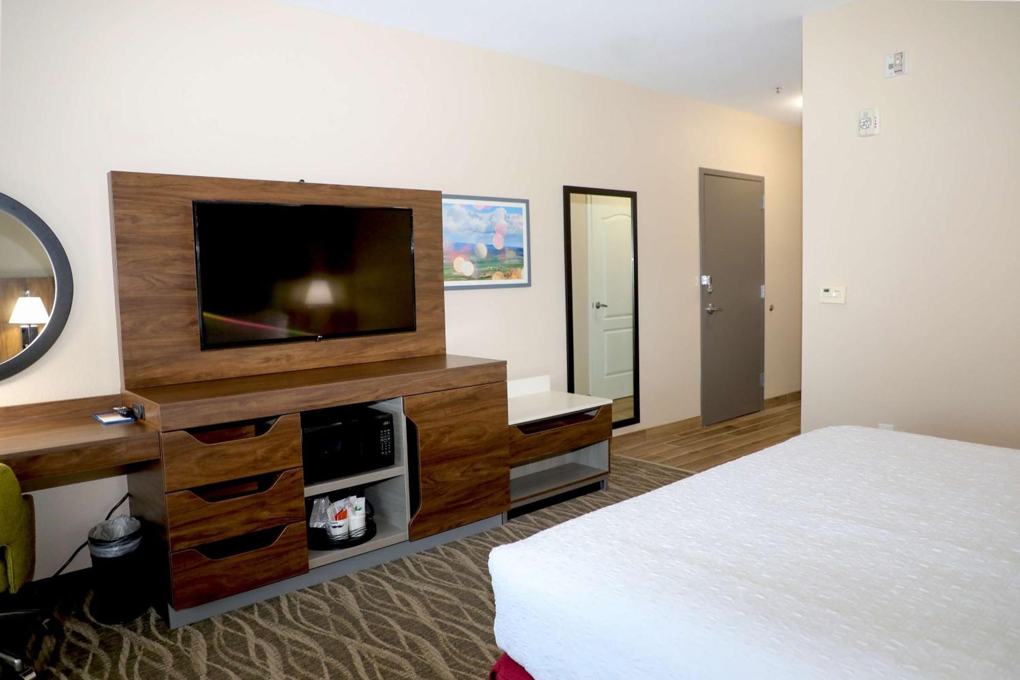 Hampton Inn Элленсберг Экстерьер фото