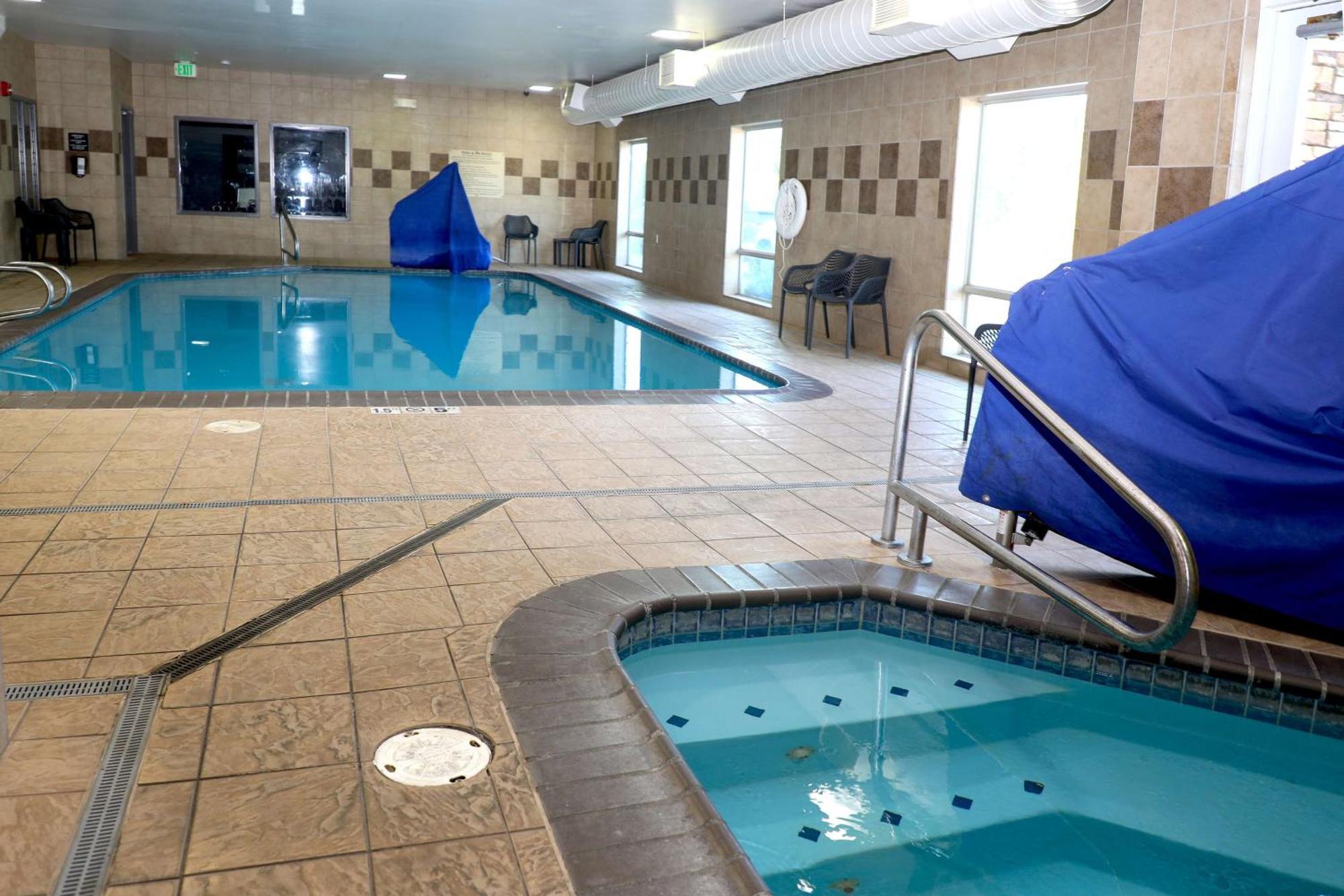 Hampton Inn Элленсберг Экстерьер фото