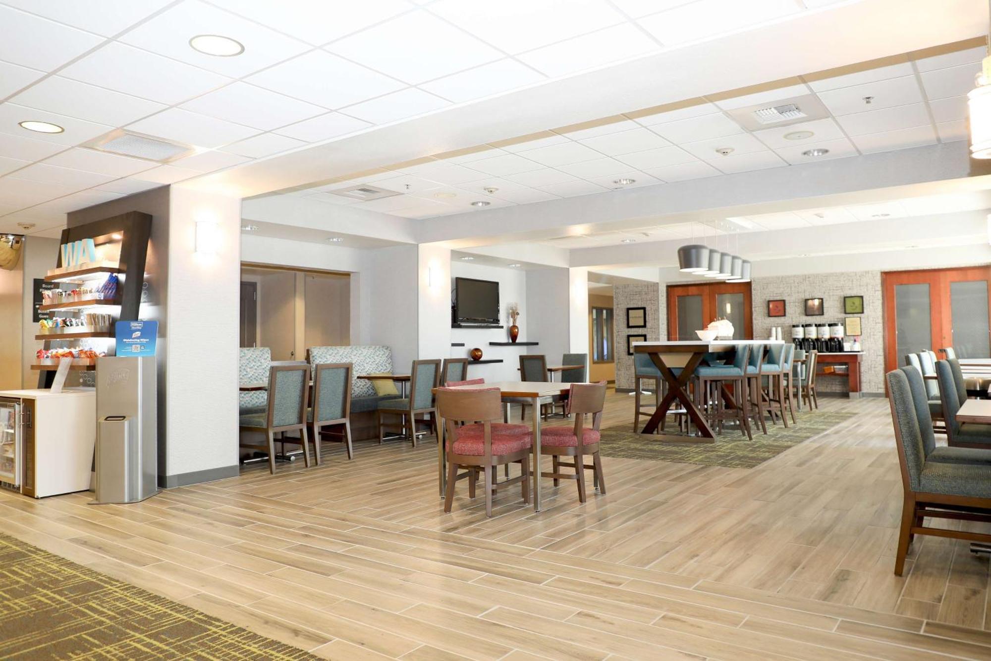 Hampton Inn Элленсберг Экстерьер фото