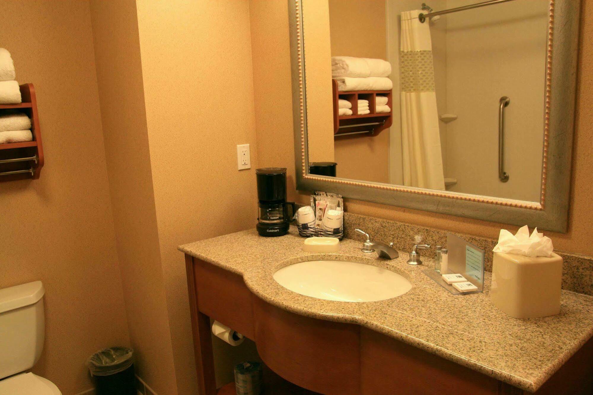 Hampton Inn Элленсберг Номер фото